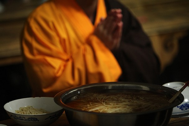 僧人的晚餐為何稱為「藥石」