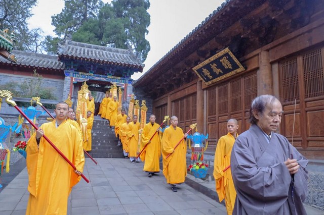 72歲的蔡志忠在少林寺剃度出家