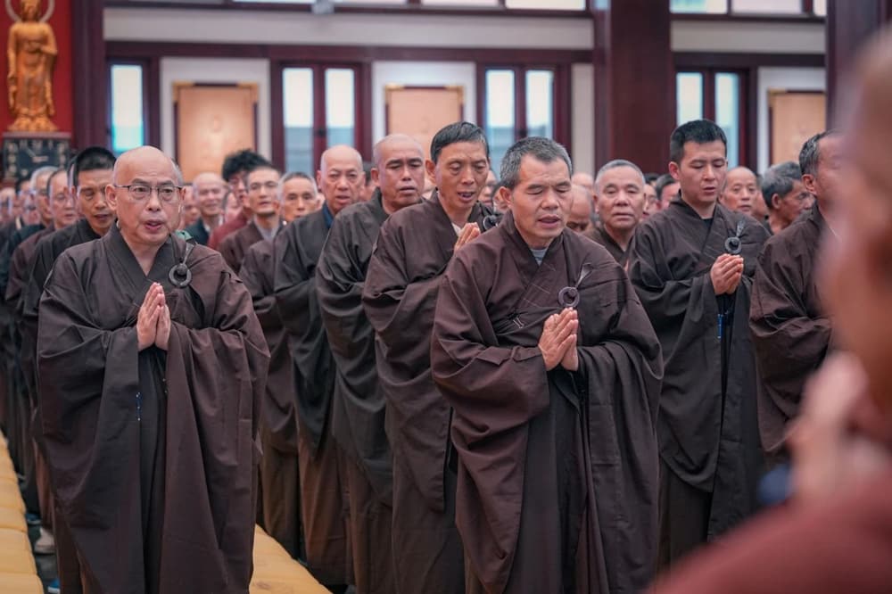 以一句佛號念誦聽與本願相應