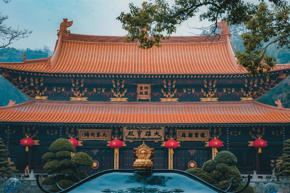 念這句名號就是從阿彌陀佛的果地上起修