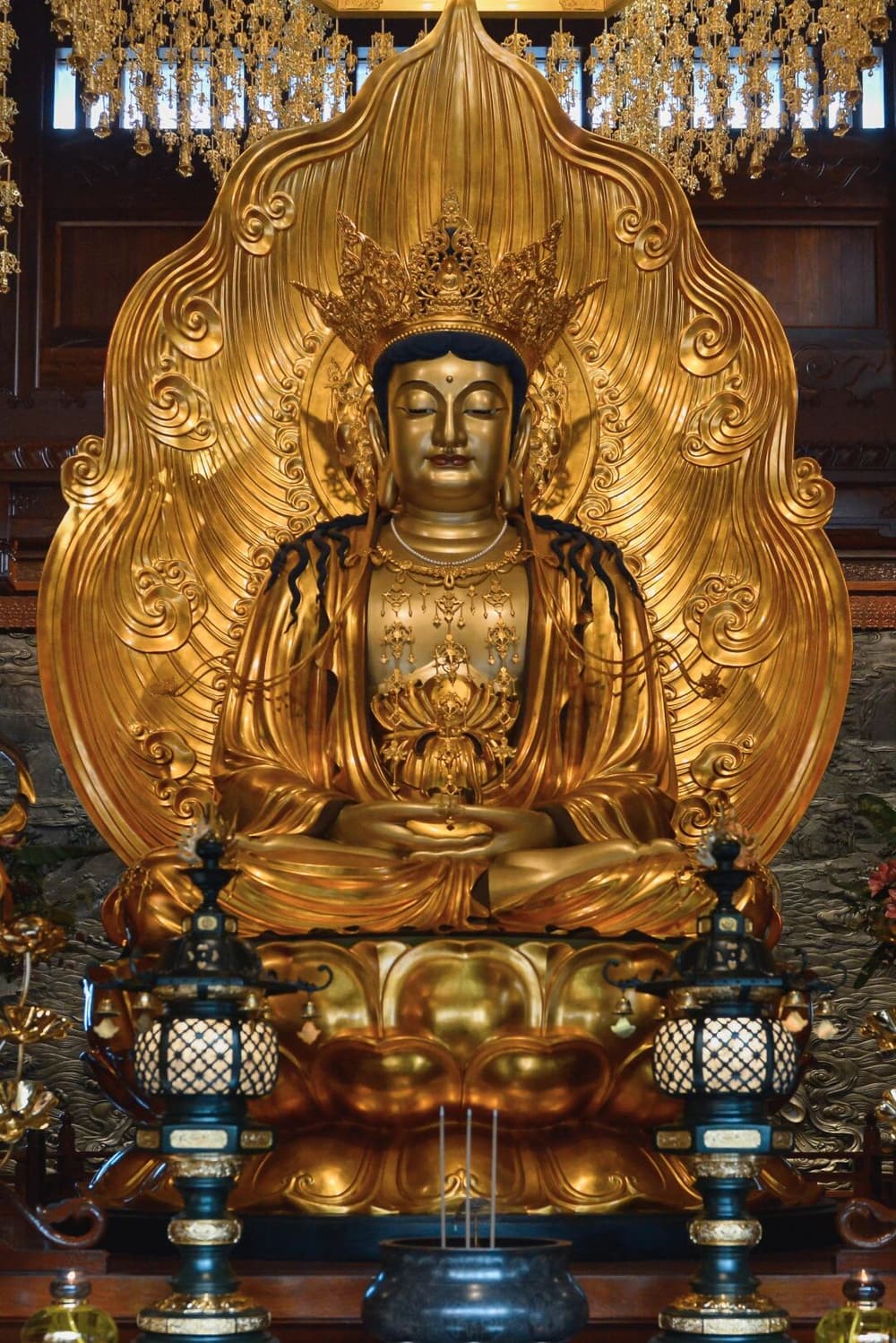 在八苦交煎當中，讓我們成就厭離心